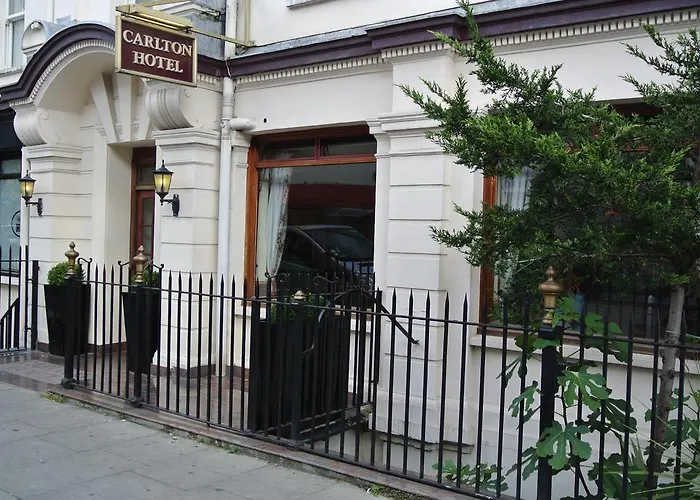 Hôtel bon marché: Carlton Hotel