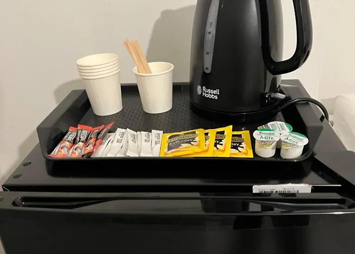 Guest house: Lovely Triple And Quadruple Rooms In Euston & Square In Central London