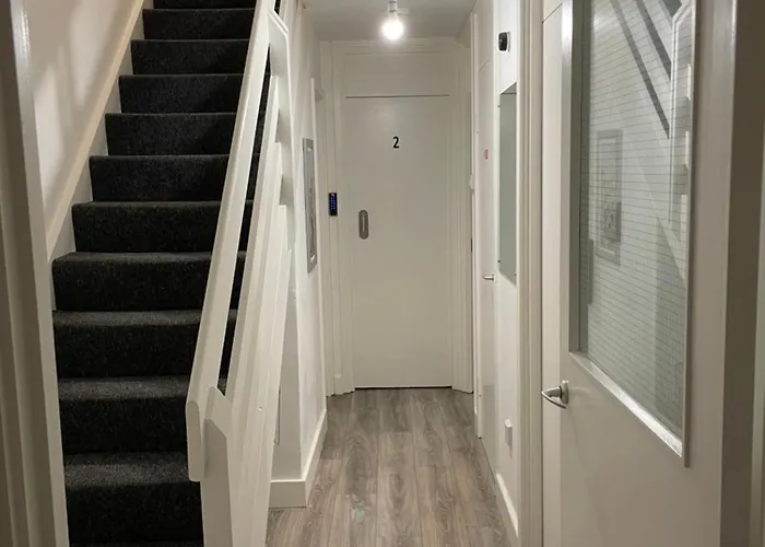 Guest house: Lovely Triple And Quadruple Rooms In Euston & Square In Central London