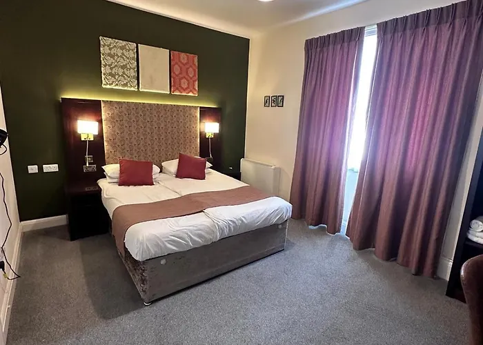 Acacia Hotel