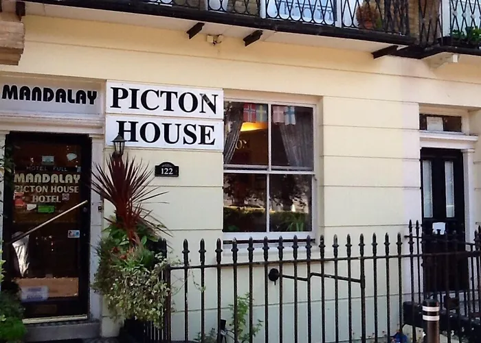 Cheap hotel: Mandalay Picton House Hotel