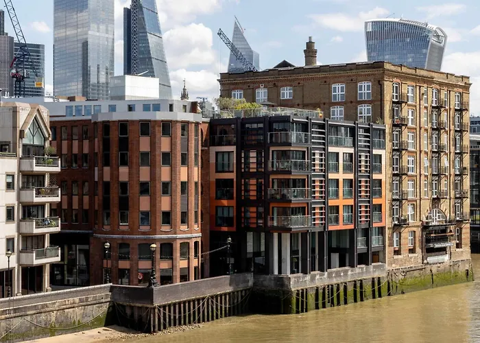 Locke At Broken Wharf