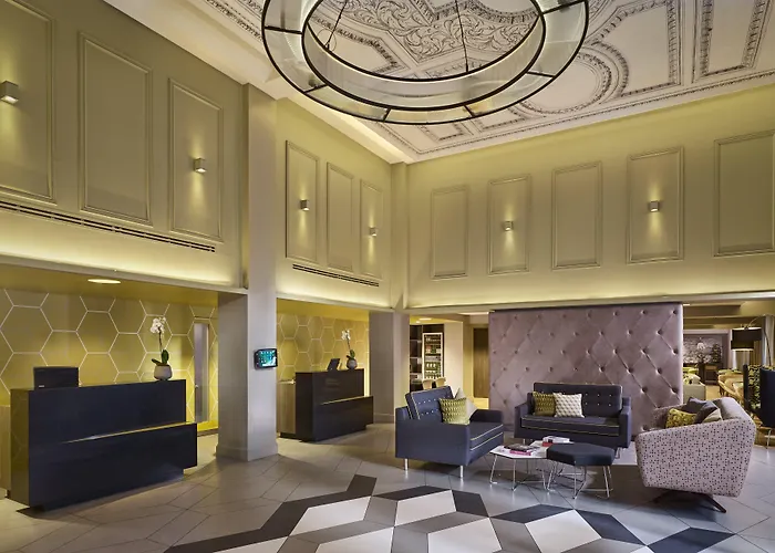 Citadines Trafalgar Square London