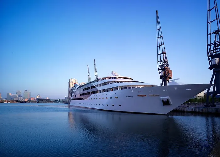  Sunborn London Yacht